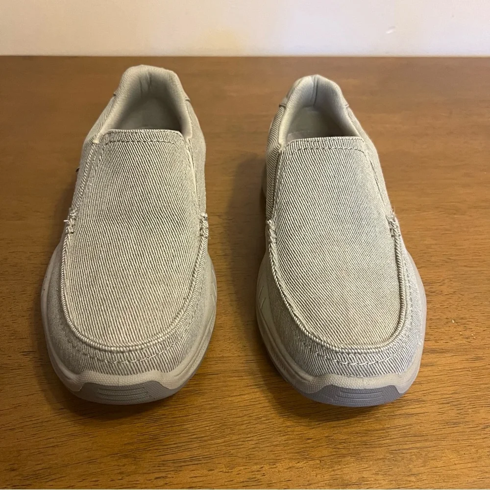 NEW - Skechers Men’s Relaxed Fit Cohegan Viera Taupe Casual slip-on loafer Siz…